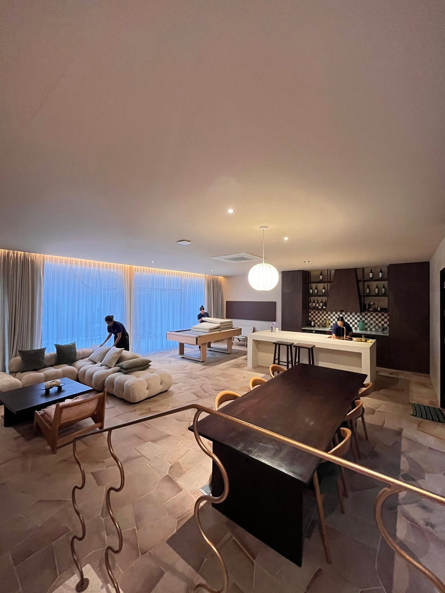 รับทําความสะอาดบ้าน คอนโด โรงแรม พลูวิลล่า พัทยา ภายในบ้าน